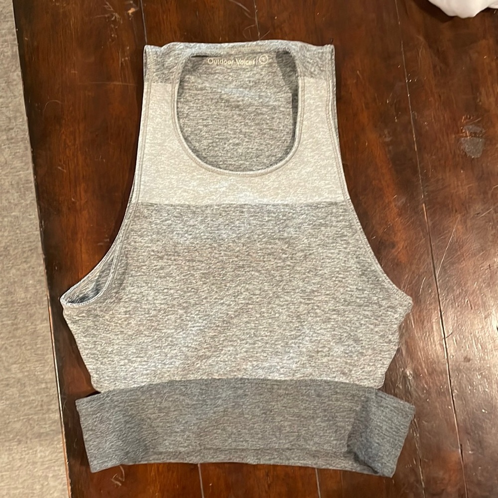 Outdoor voices woman’s workout top!